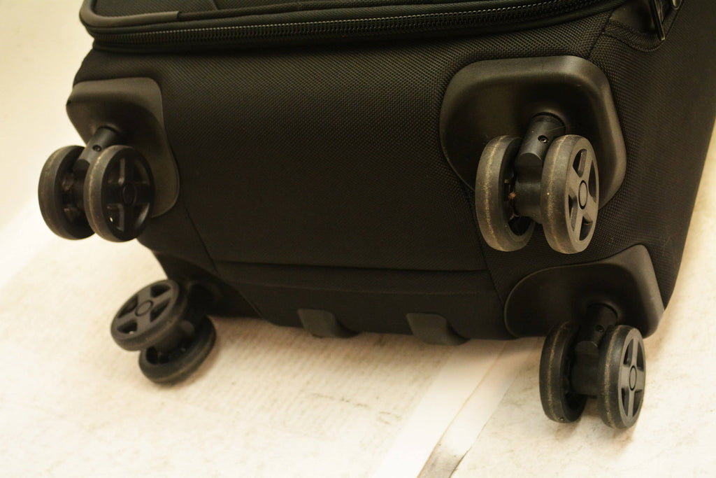 Black Large Carry on E417