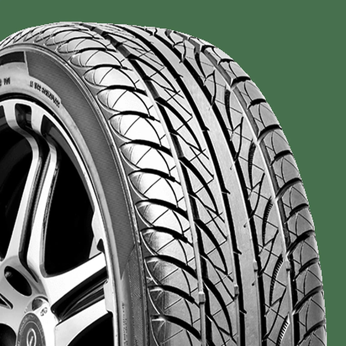 225/40R18 92W XL Passenger Tire U134